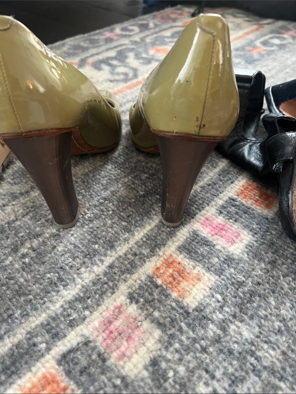 3 pairs of heels. Size 7.5. One amazing price. Pour La Victoire and Delmar - Picture 6 of 9